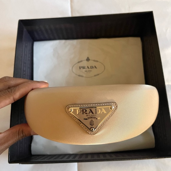 Authentic Prada Nylon Re-Edition 2000 Shoulder Bag with matching headband - Picture 6 of 16